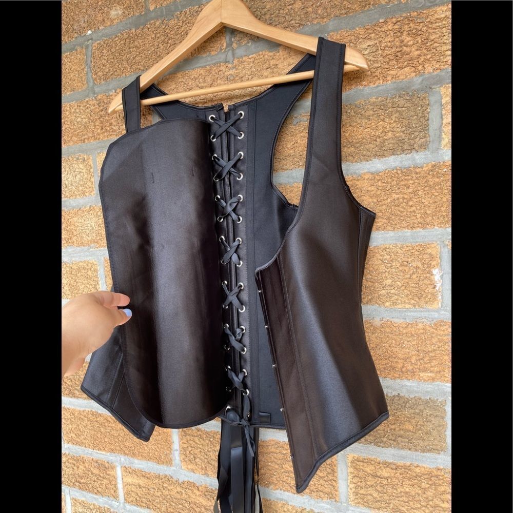 Corset Story | Black High Back Underbust Corset With Straps Size 22uk /18us — image 8 of 8